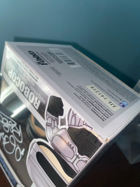 Funko Pop! Robocop signed by Peter Weller (Small Box Tear)