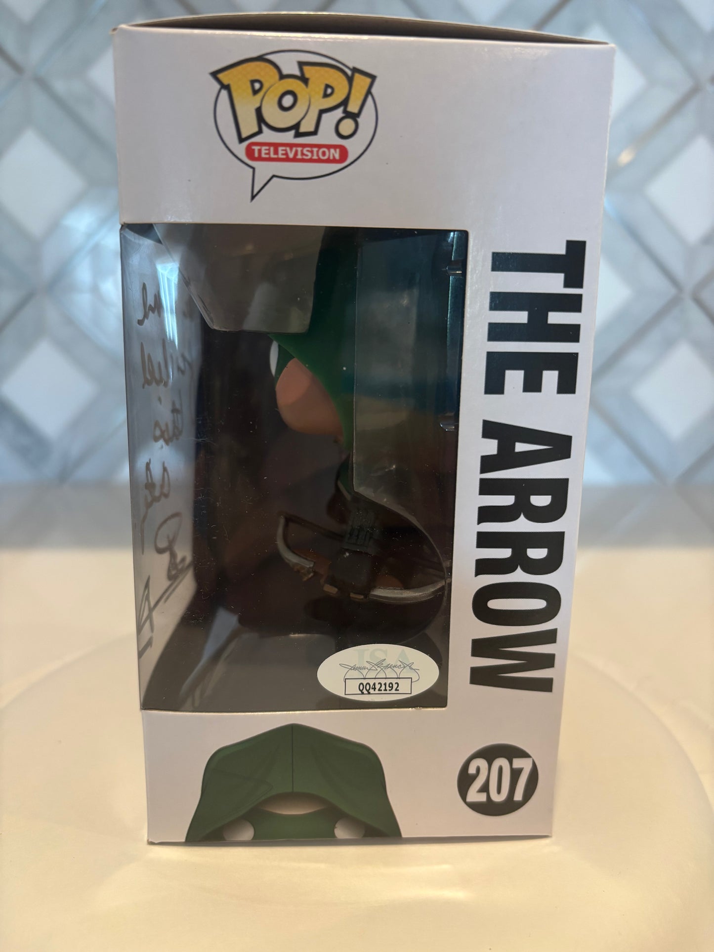 Stephen Amell Signed Funko pop Arrow (JSA)